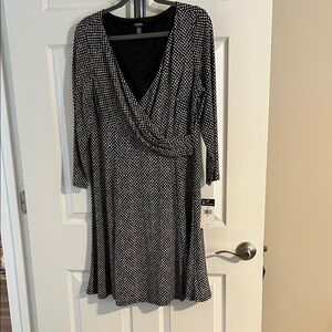 NWT Chaps Monochrome 3/4 Sleeve Dress